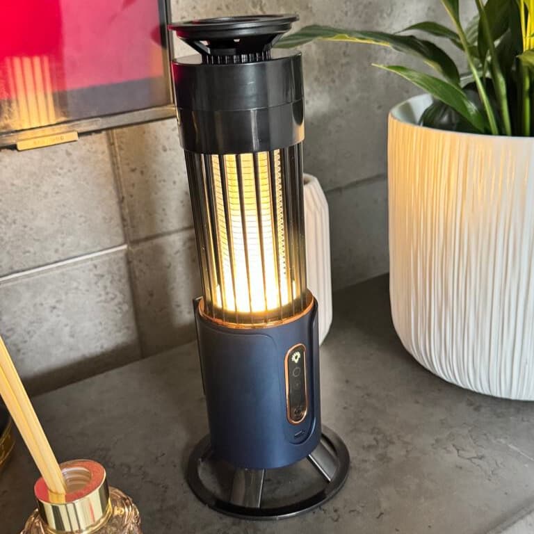 ✅Lampa Przeciw Komarom/Insektom

 Nanoprąd wytępiający

 Zwabienie UV

Zasięg 300M 

Funkcja Lampki Nocnej 

(2000 mAh)

 Rozwiąż Problem Skutecznie